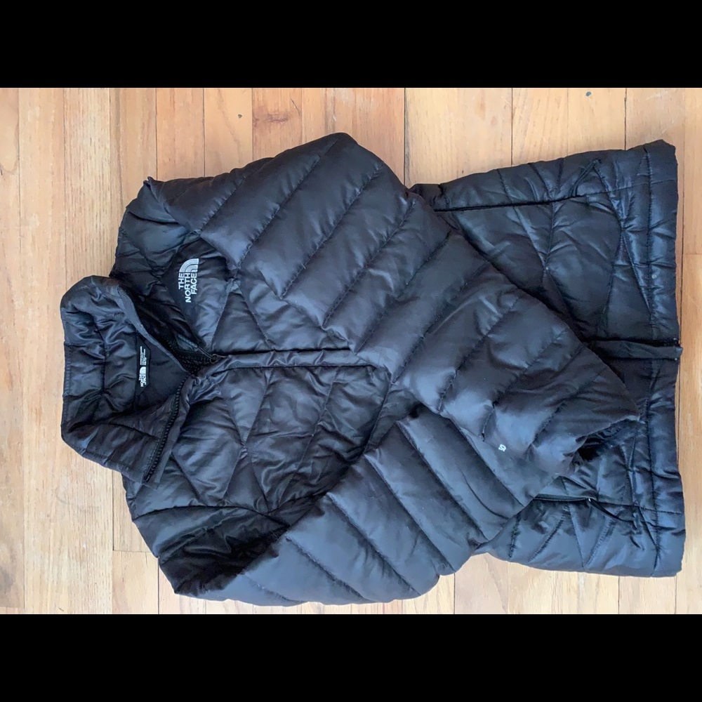 black Puffer North Face jacket
